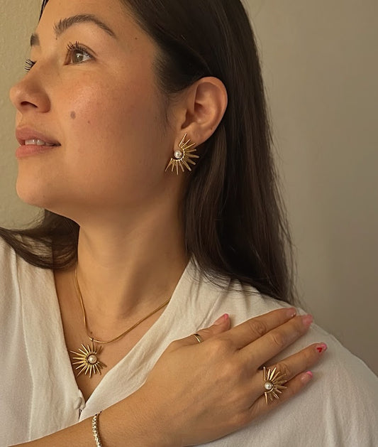 Sets-Medio Sol Necklace, Earrings, and Ring