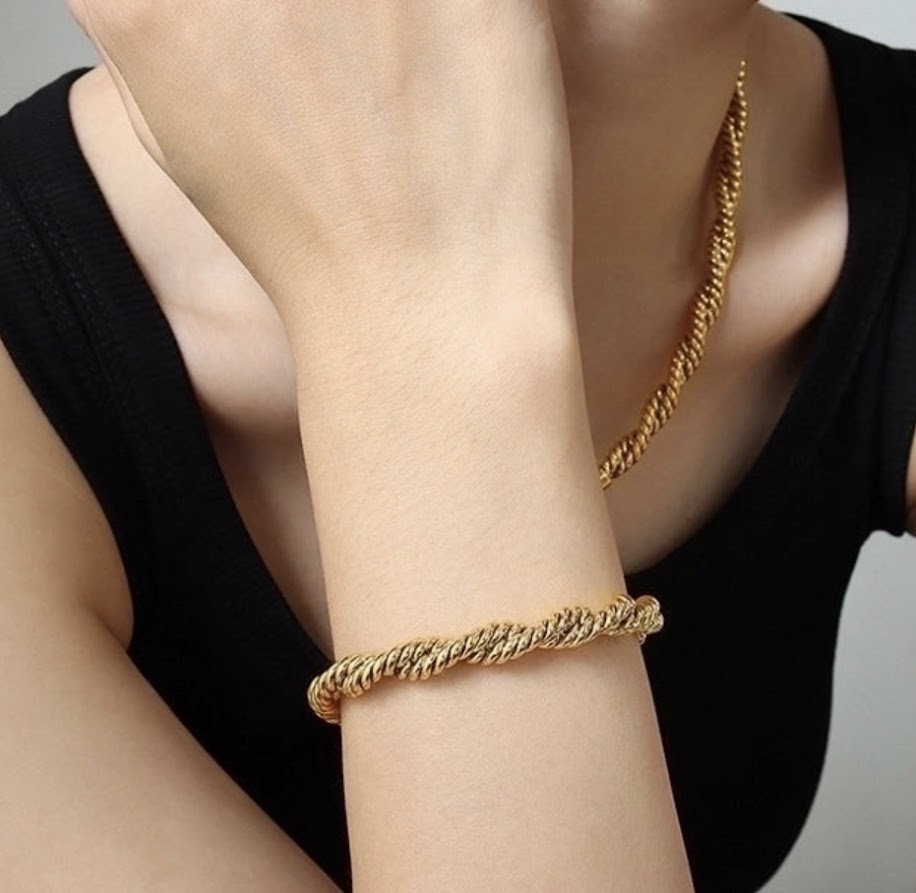 Sets-Stephanie's Twist Necklace and Bracelet