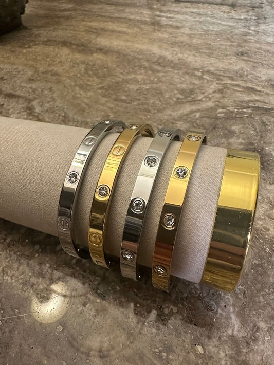 Bangles-Silver color with Skipped Zircon