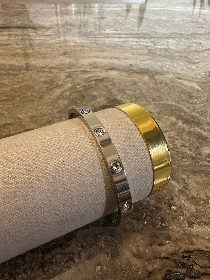 Bangles-Silver color with Zircon