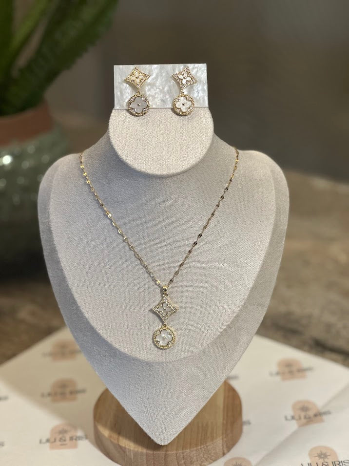 Sets-Pearl White Two Cosmo Flowers