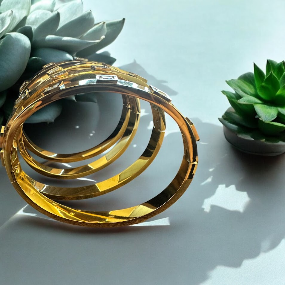 Bangles-Square-shaped Zircon